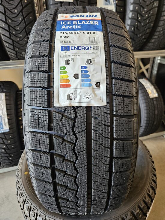 215/55R17 Sailun Arctic 